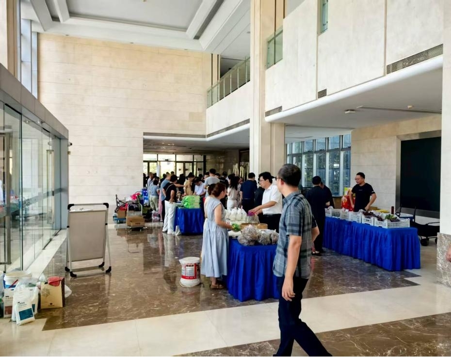 市行政中心机关食堂：“强品牌，促消费”
——开...